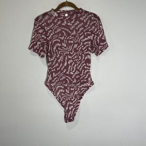 Skims Bodysuit Women’s 2X Summer Mesh Pink Raspberry Swirl Short Sleeve‎